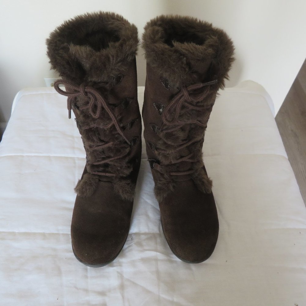 White Mountain Suede Leather Upper 10.5"‎ Tall